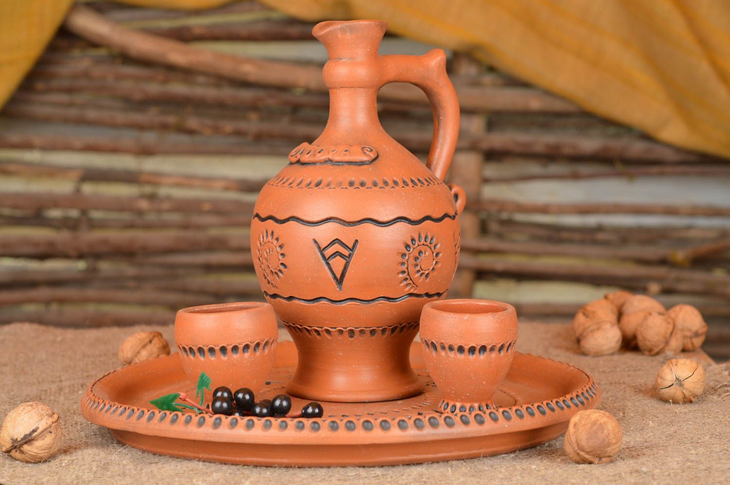 Conjunto de vajilla cerámica artesanal bandeja dos copas de 50 ml y jarro  foto 1