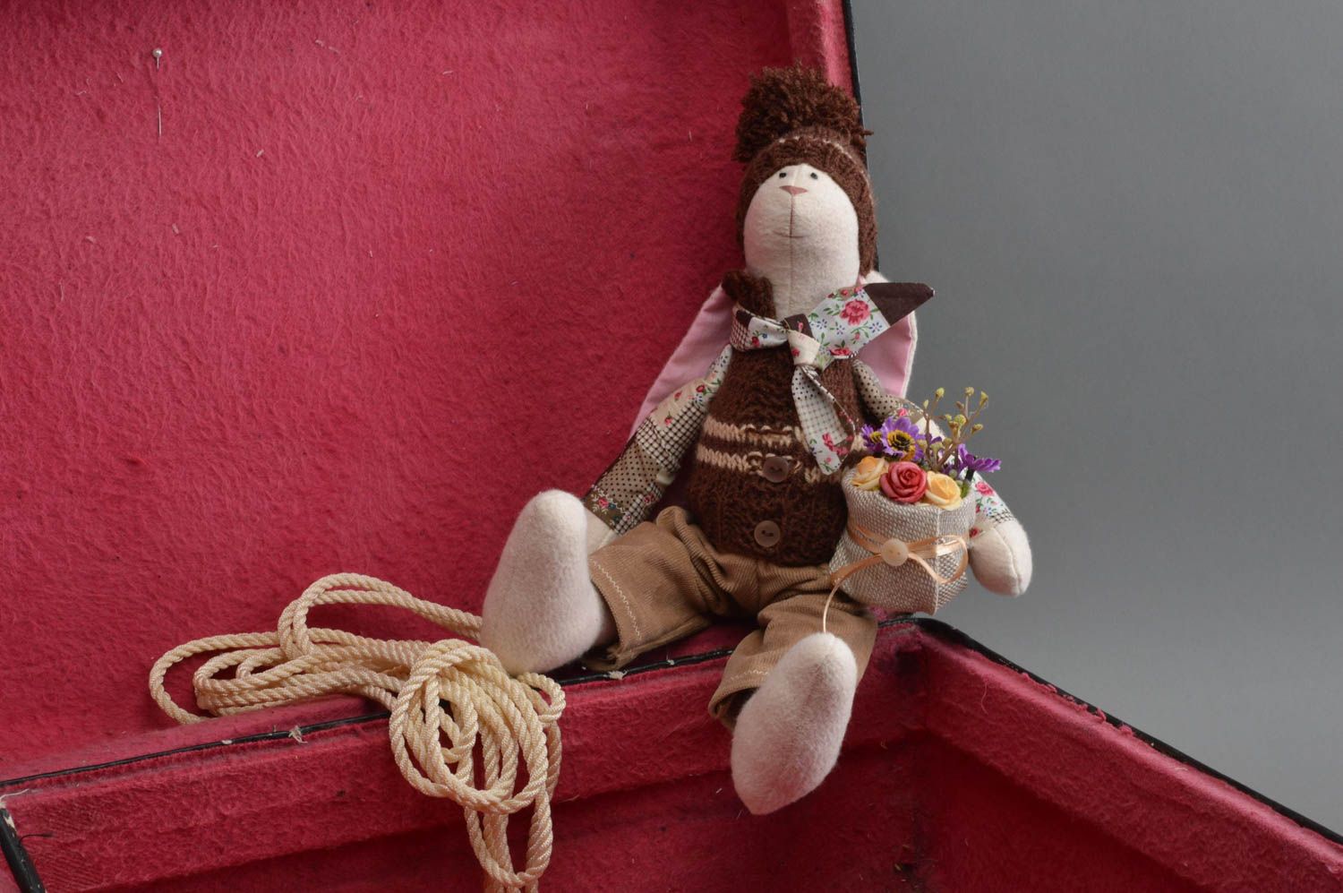 Peluche lapin fait main Jouet pour enfant en tissus design Cadeau original photo 1