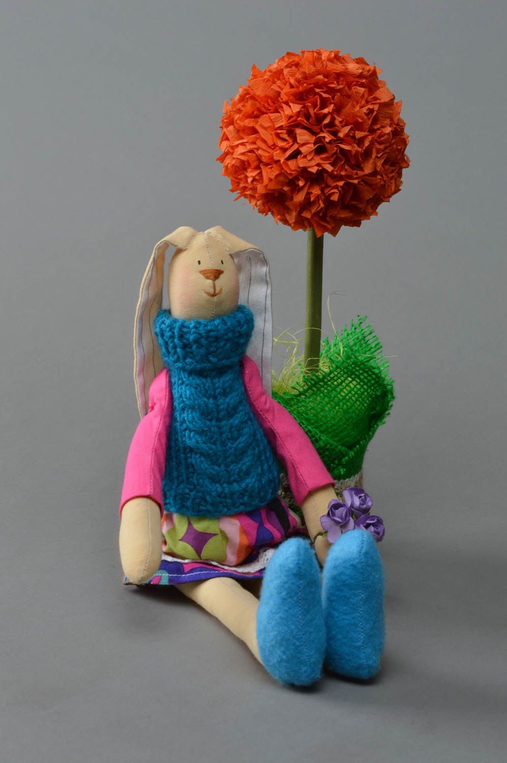 Interieur Puppe aus Stoff Häsin im Kleid handgemacht aus Baumwolle groß foto 1