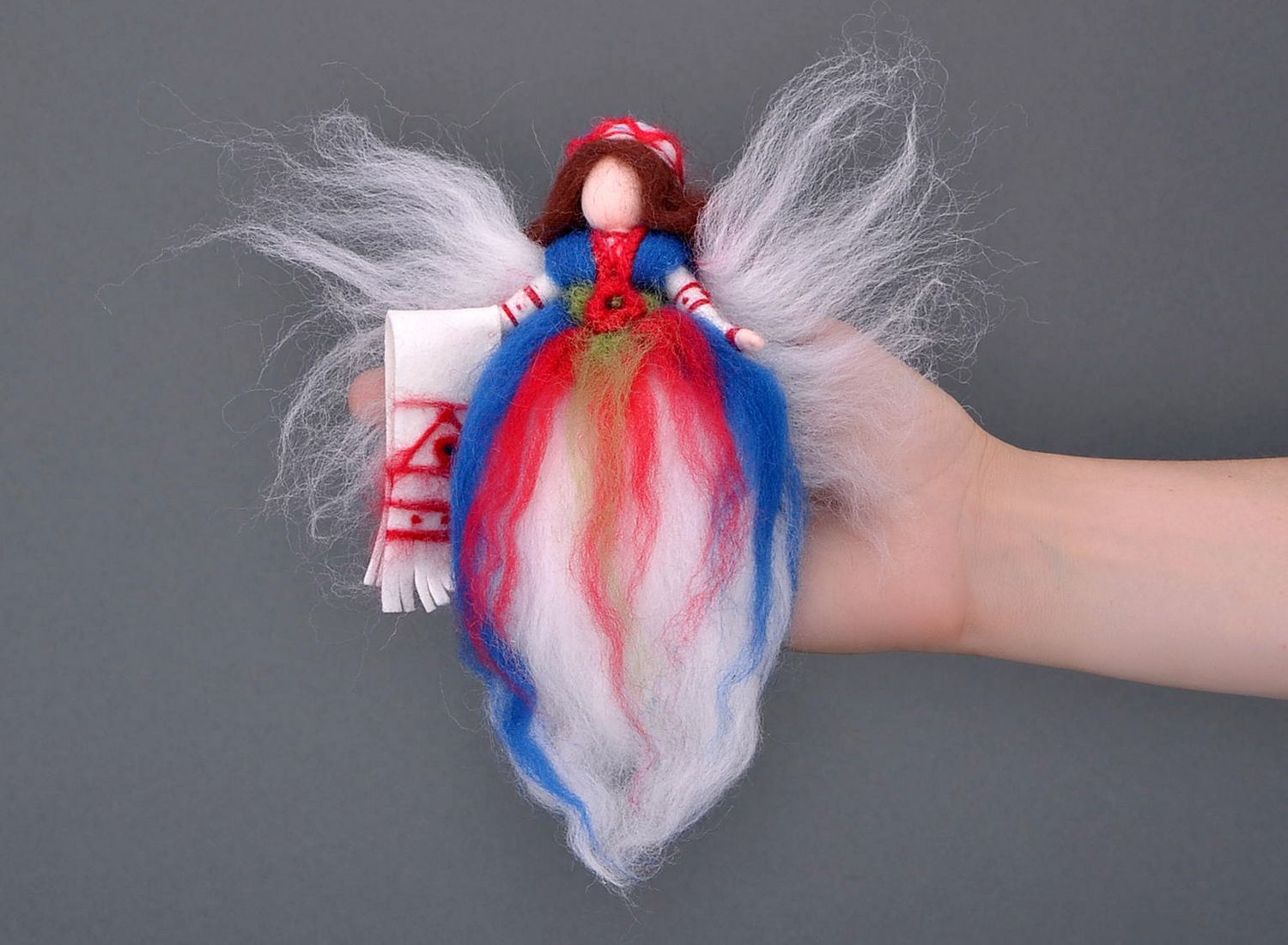 Kuschelige künstlerische Puppe aus Wolle Ukraine foto 4