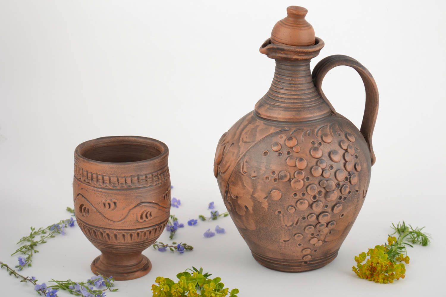 Set de vajilla de cerámica jarro y copa para vino hechos a mano foto 1