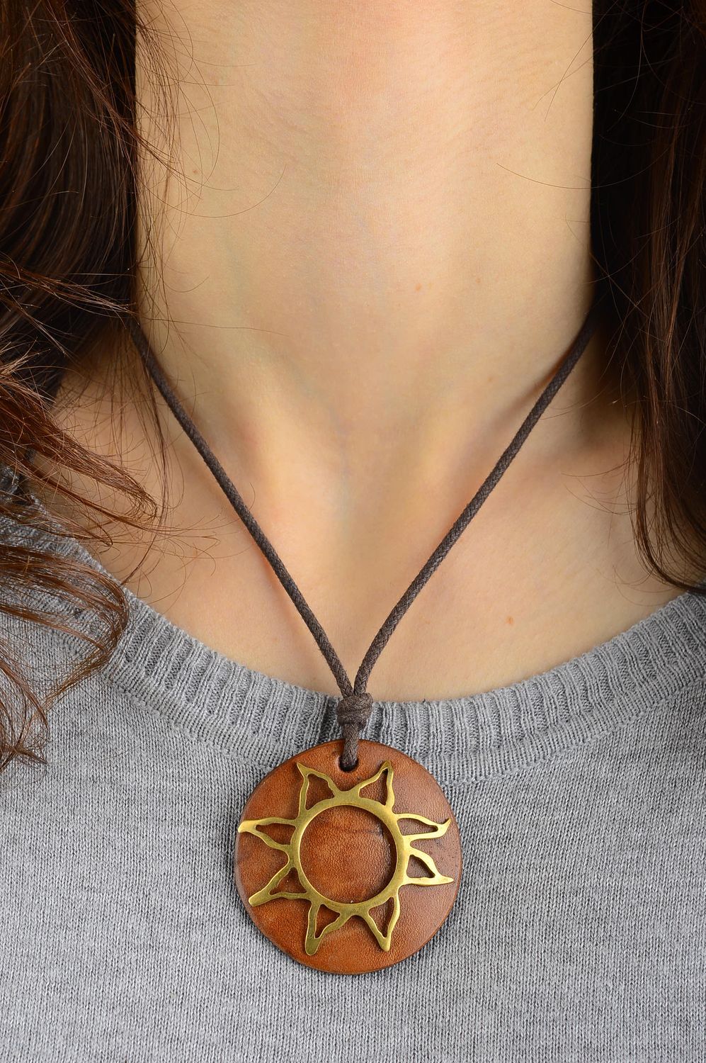Handmade leather pendant metal neck pendant beautiful jewellery for girls photo 1