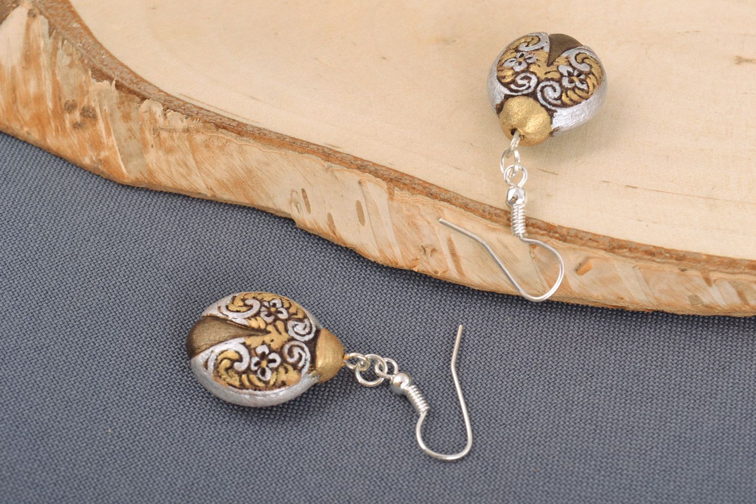 Handmade Marienkäfer Ohrringe aus Ton bemalt elegant Geschenk für Mädchen foto 1