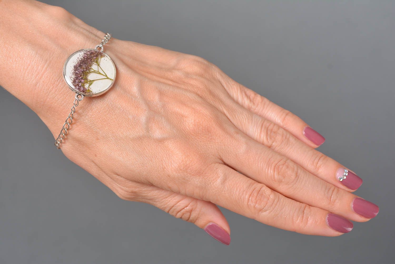 Handmade Armband mit echten Blumen Epoxidharz Schmuck Accessoire für Frauen foto 4