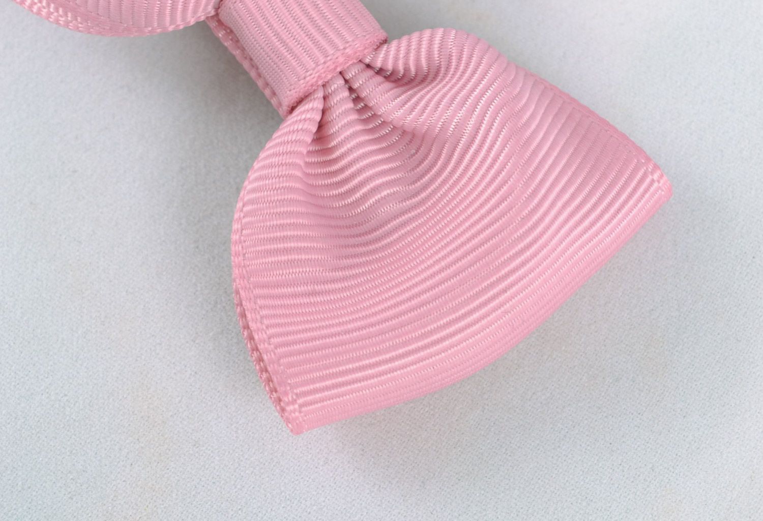 Заколки для волос с бантиками набор 2 штуки розовые маленькие ручной работы фото 4