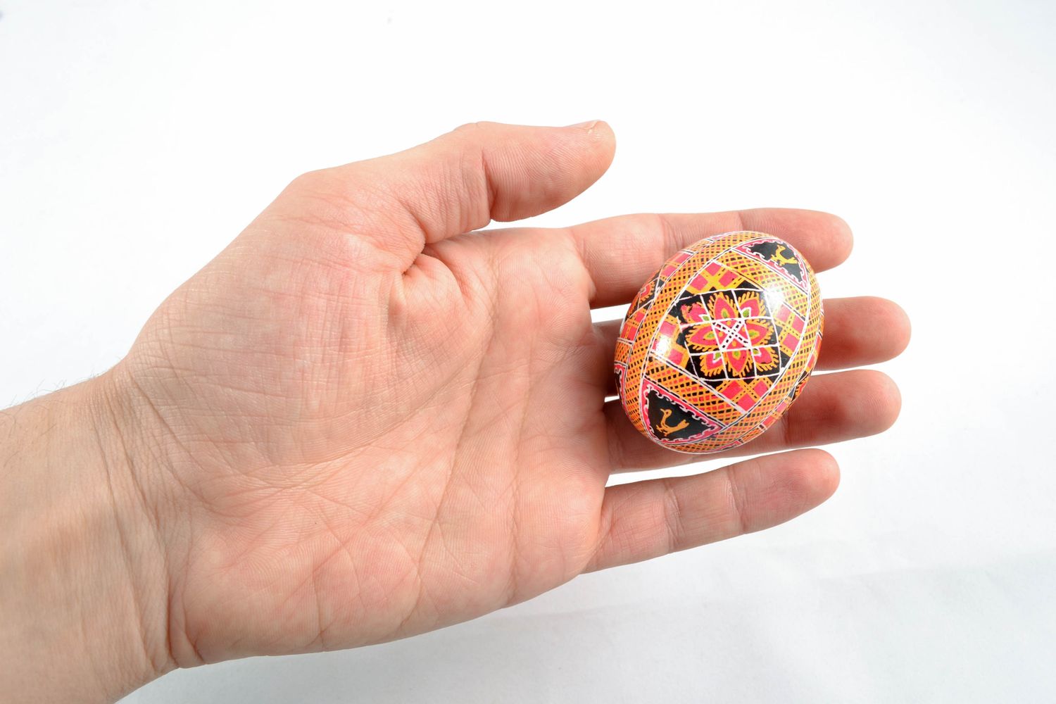 Painted egg with generous patterns photo 5