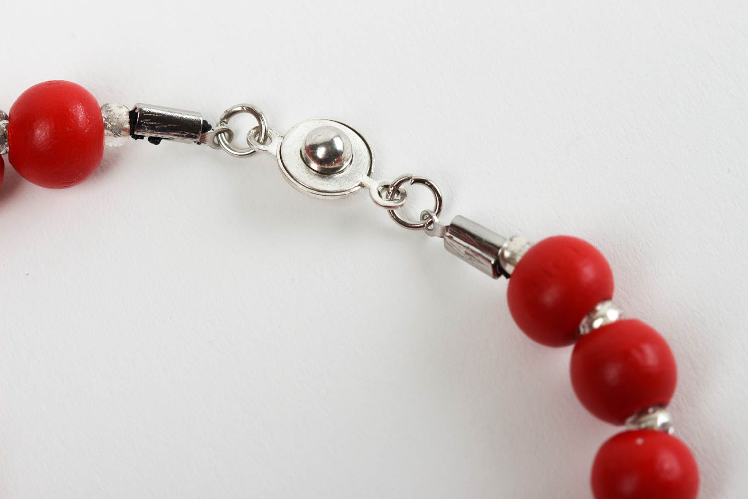 Bracelet rouge Bijou fait main en perles de bois original Cadeau femme photo 5