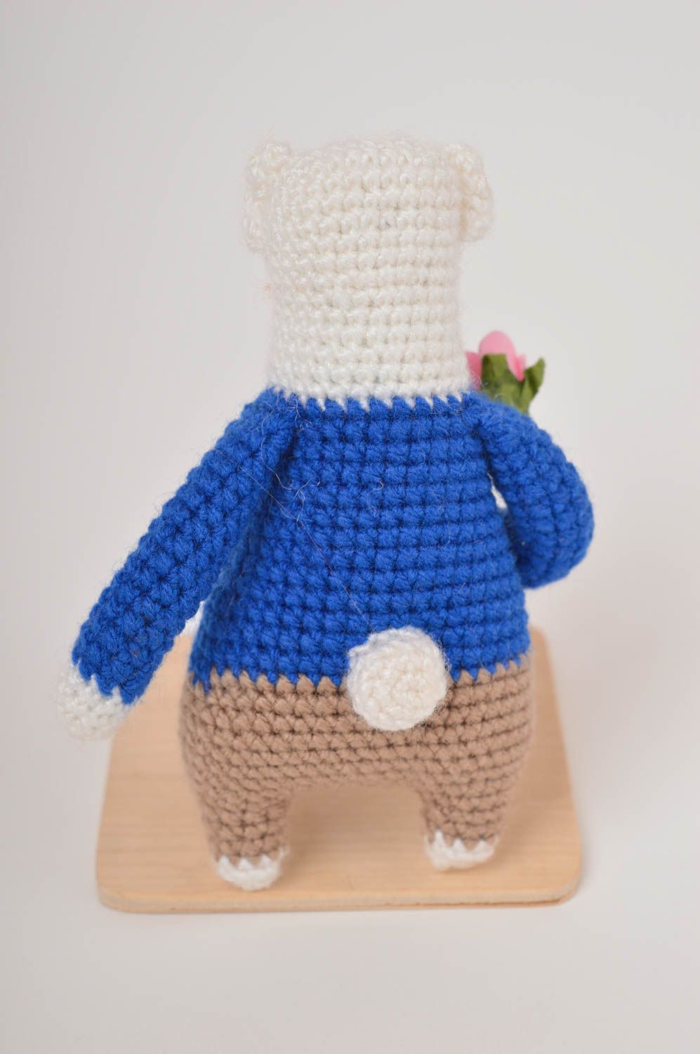 Jouet ours avec rose Peluche faite main tricotée originale Cadeau pour enfant photo 3