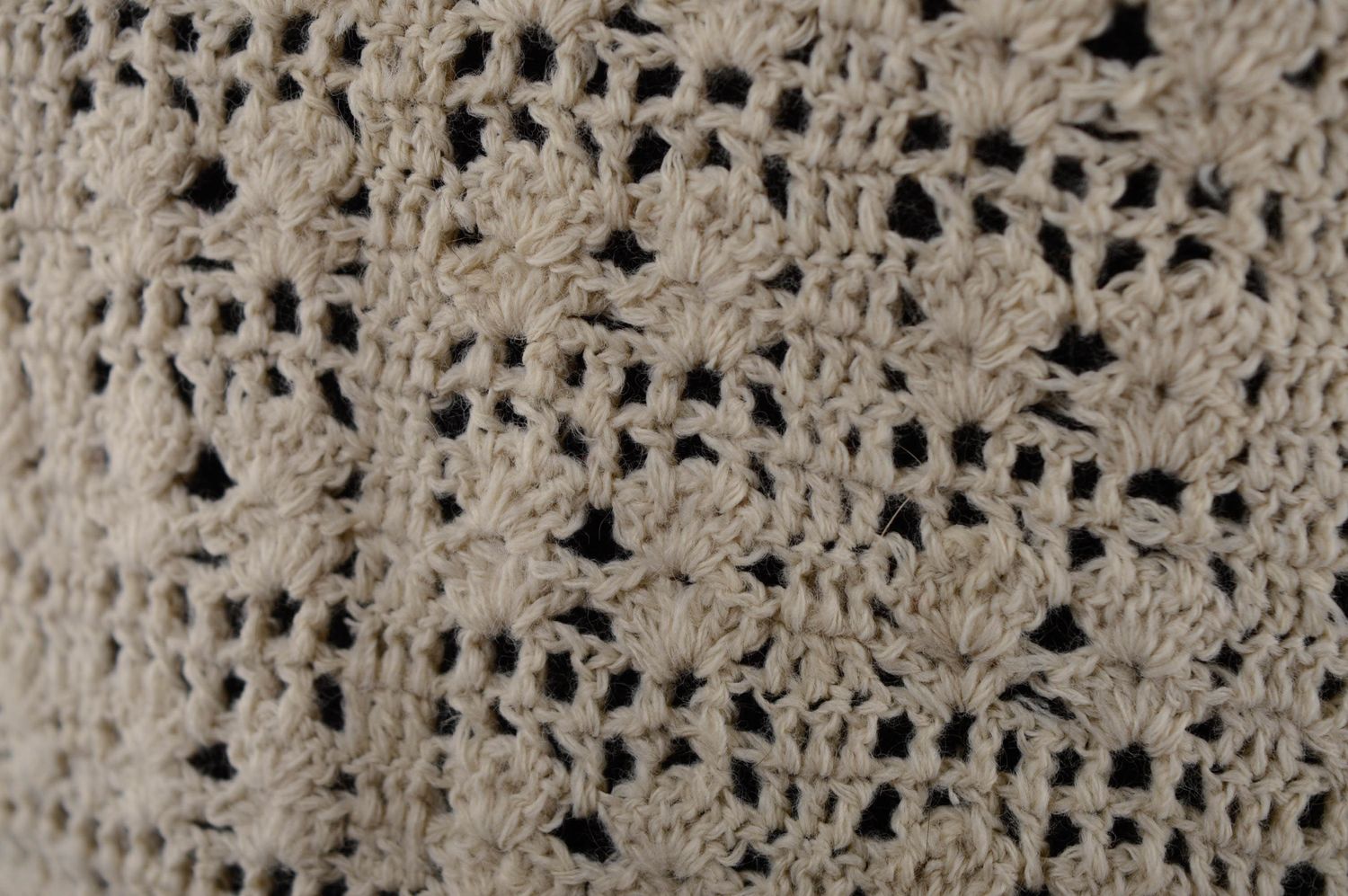 Robe tricotée au crochet mi-longue blanche et noire faite main photo 3
