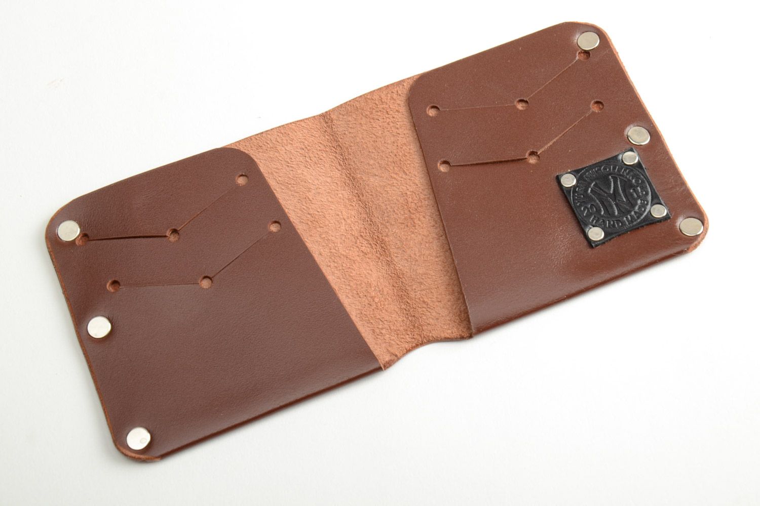 Коричневый бумажник из натуральной кожи авторского дизайна ручной работы фото 3