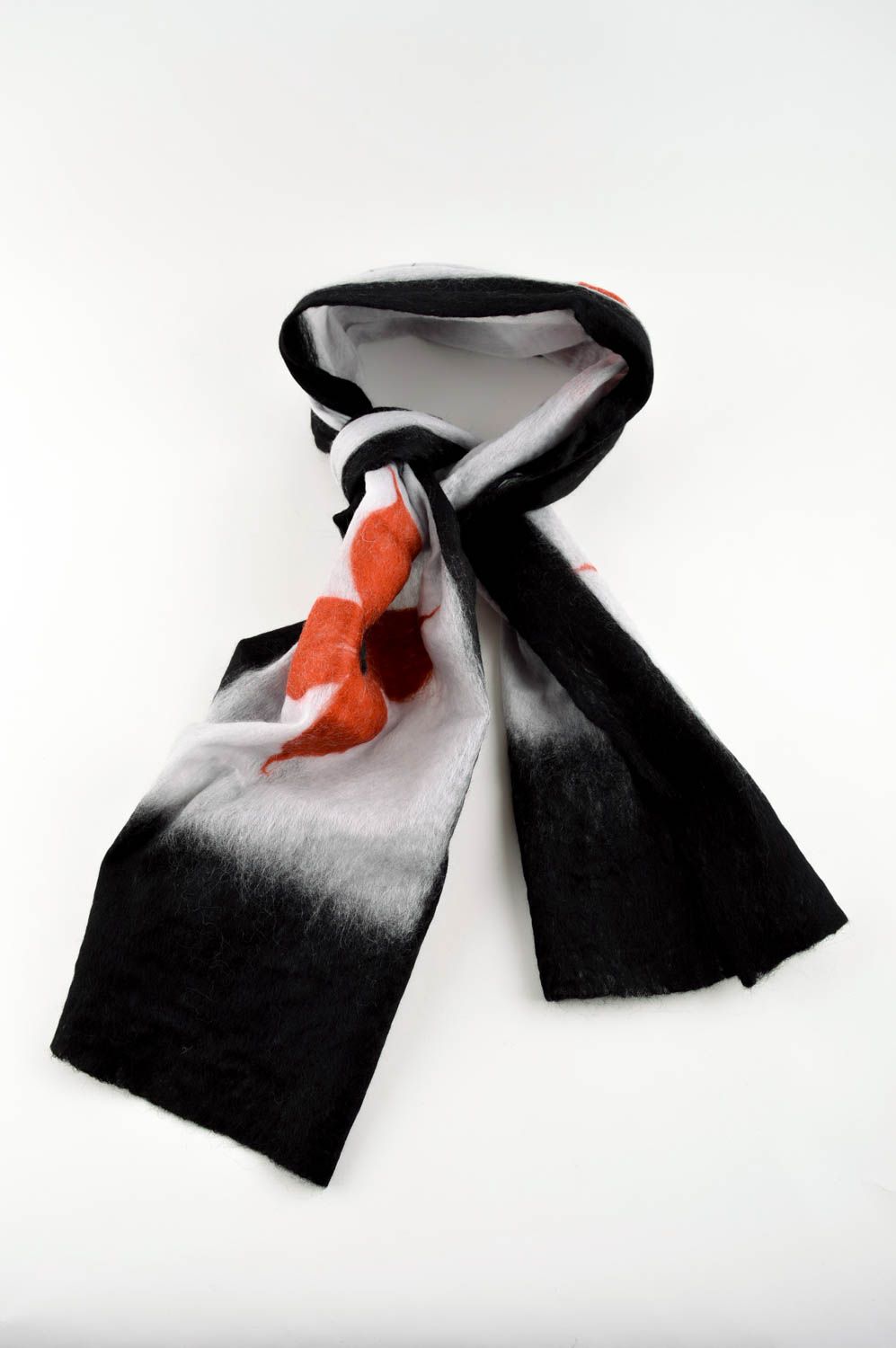 Шерстяной шарф с цветами шарф ручной работы женский шарф черный с красным фото 4