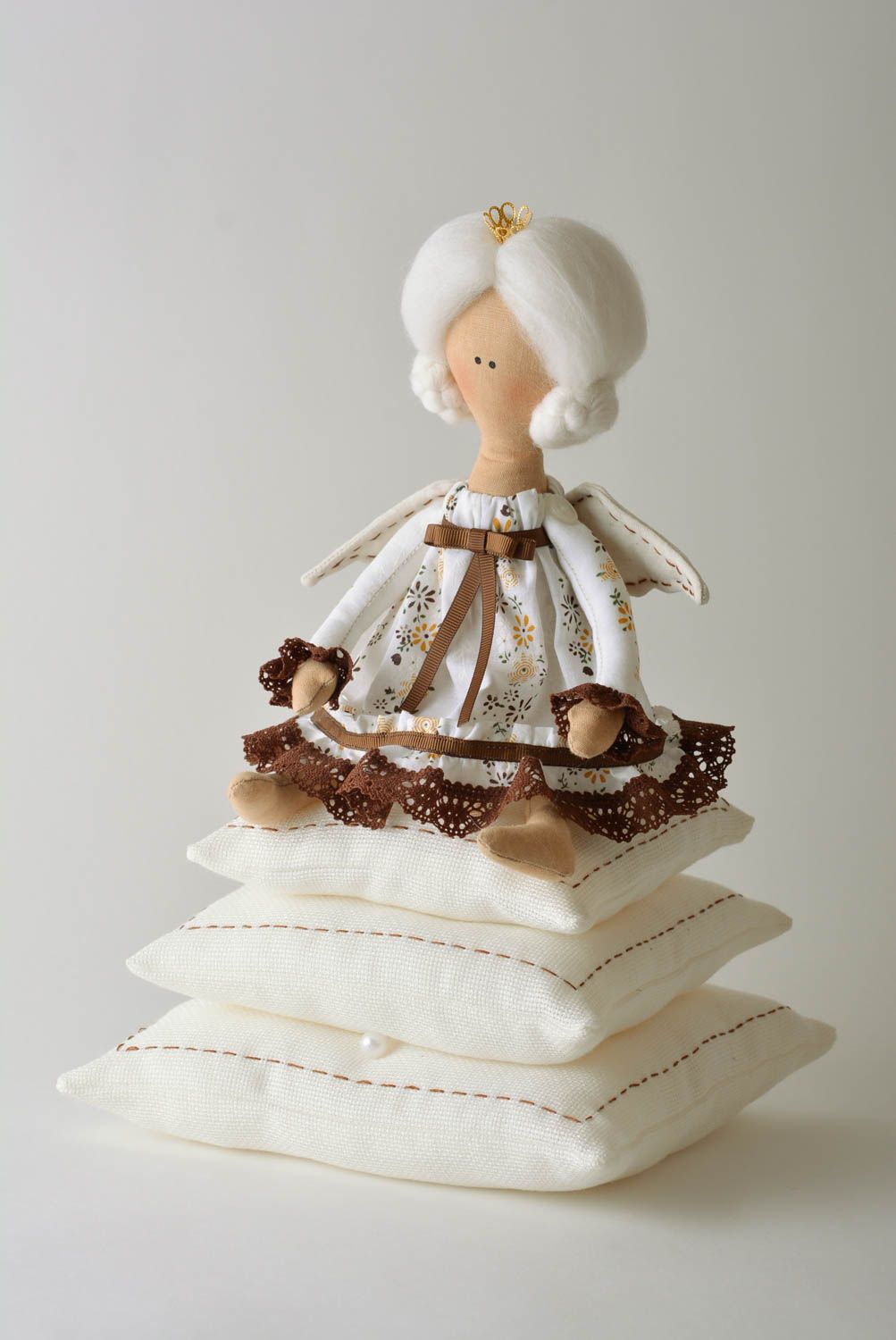 Handmade Puppe Spielzeug Prinzessin auf der Erbse aus Naturstoffen für Haus Deko foto 1