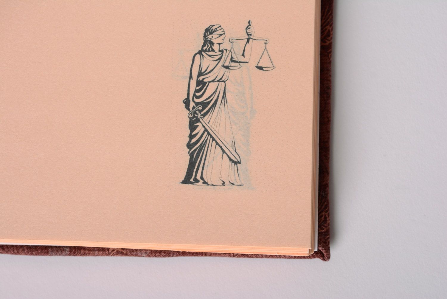 Brauner künsterischer handmade Notizblock mit Muster und Stoffumschlag Handarbeit foto 4