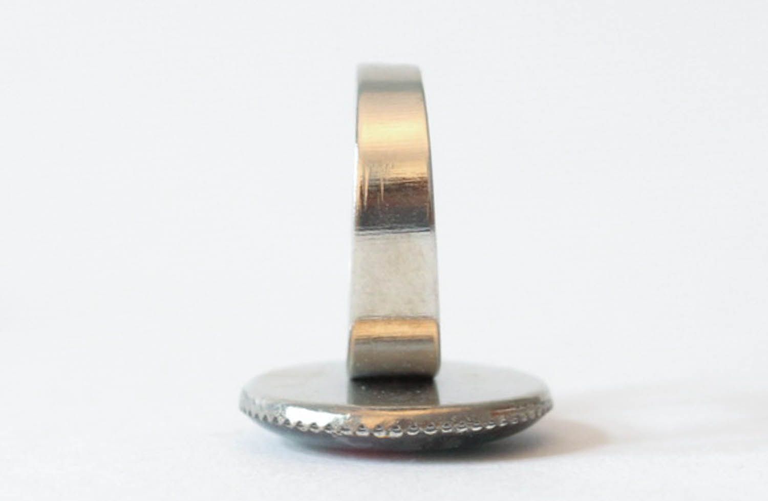 Handgemachter Ring aus Metall foto 3