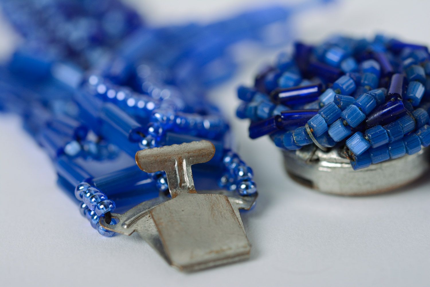 Комплект украшений из бисера браслет и колье ручной работы для женщин синие красивые фото 5