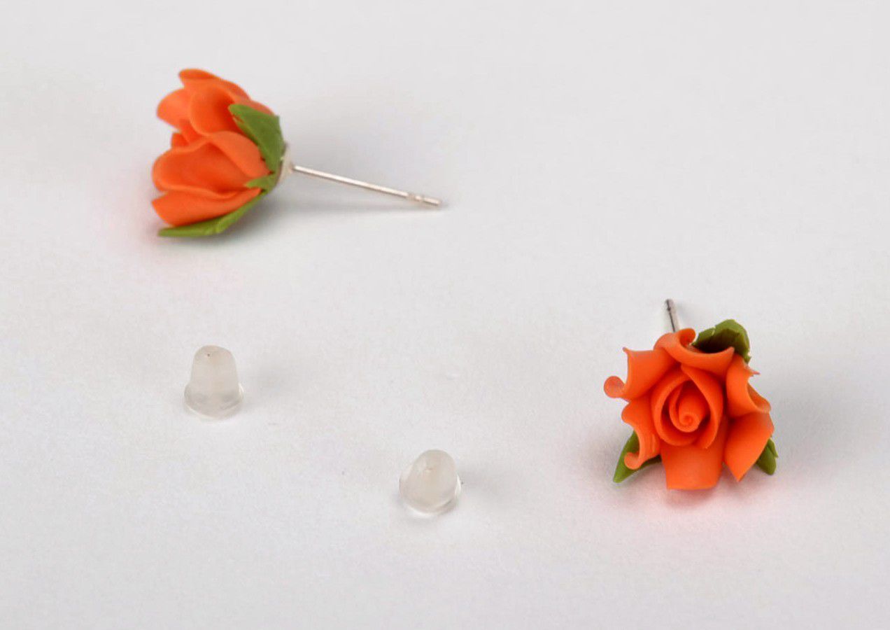 Серьги-гвоздики из полимерной глины Оранжевая роза фото 2