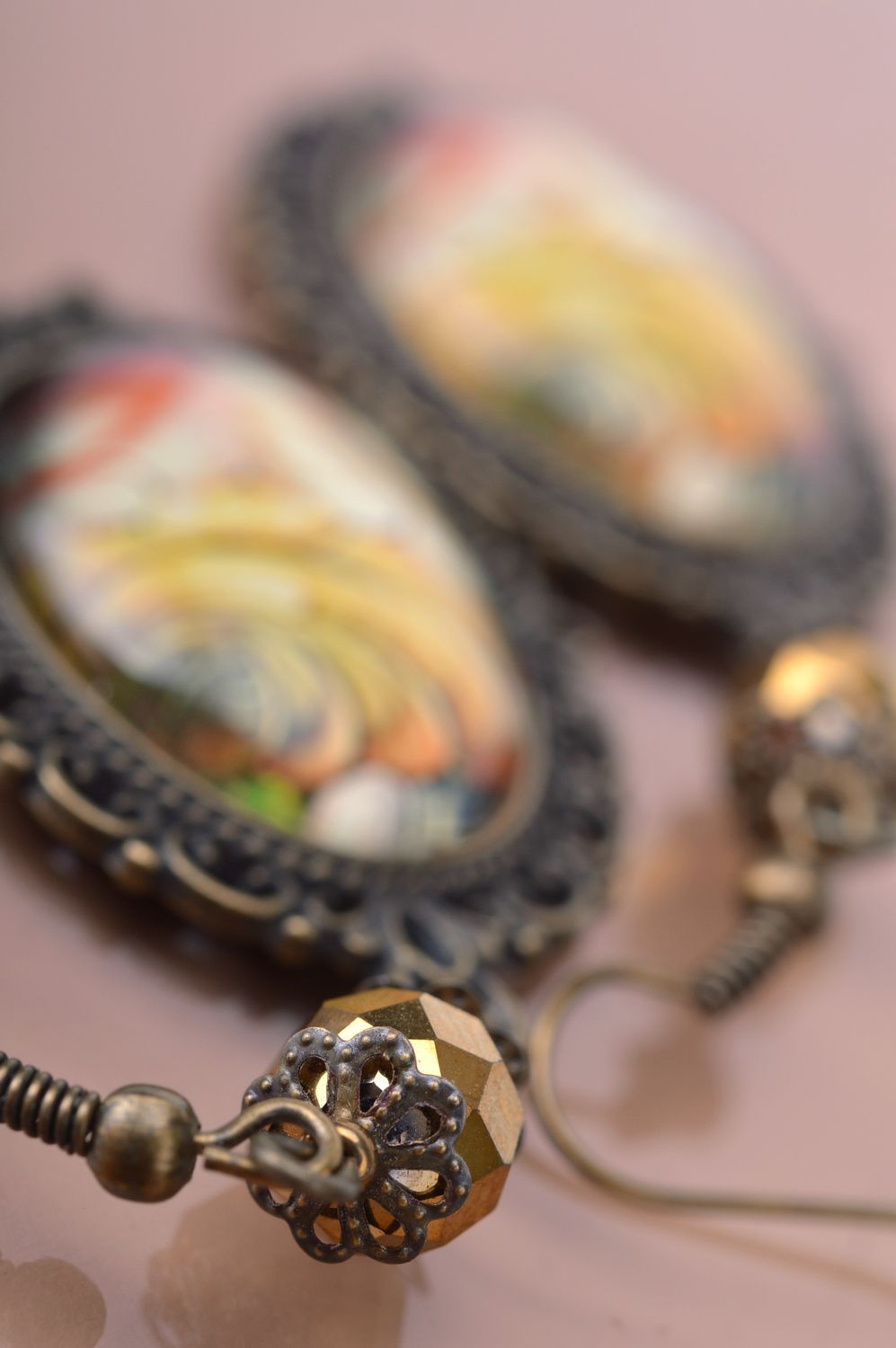 Handmade designer vintage jewelry set on metal basis dangle earrings and brooch photo 4