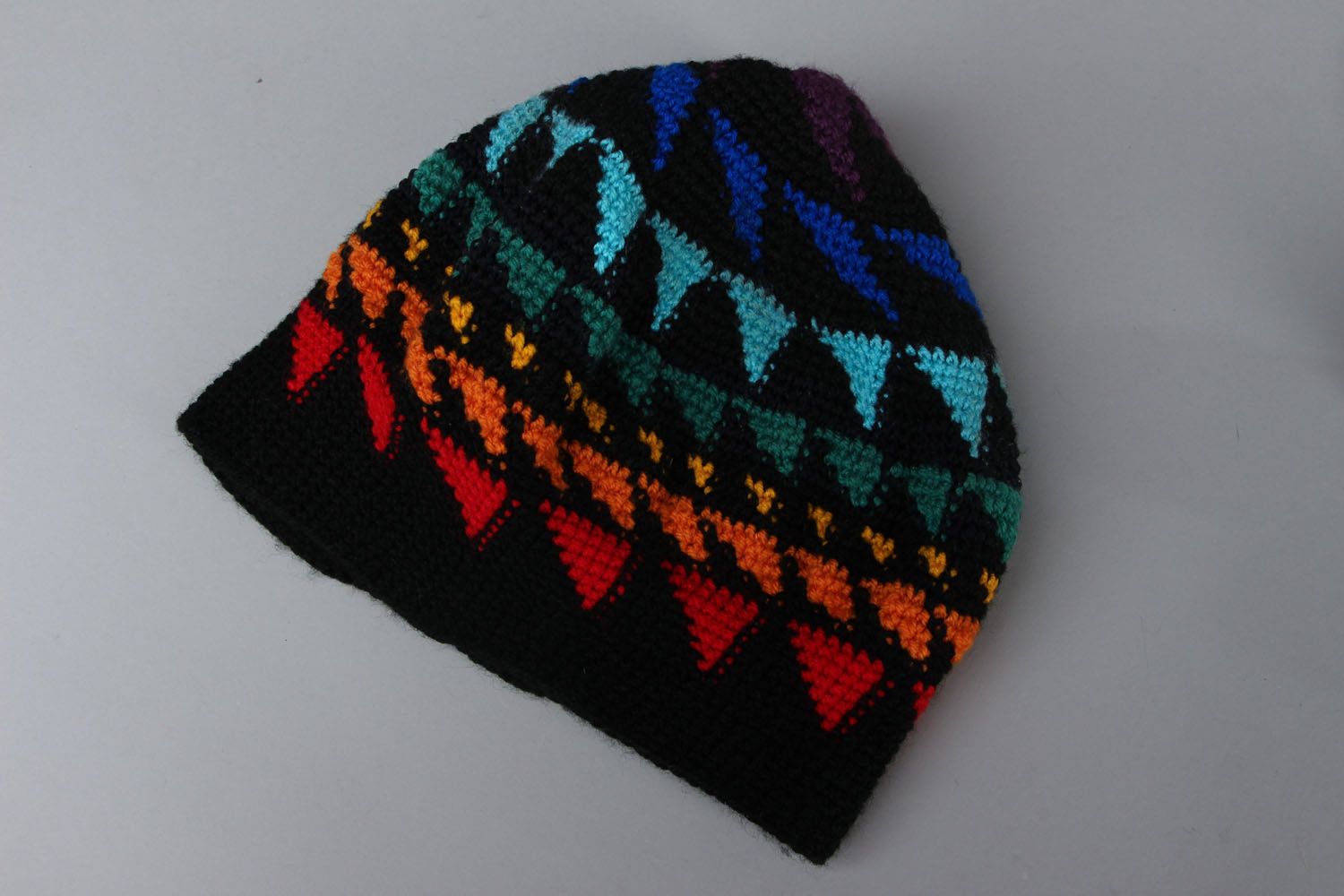 Bonnet tricoté fait main Triangles photo 1