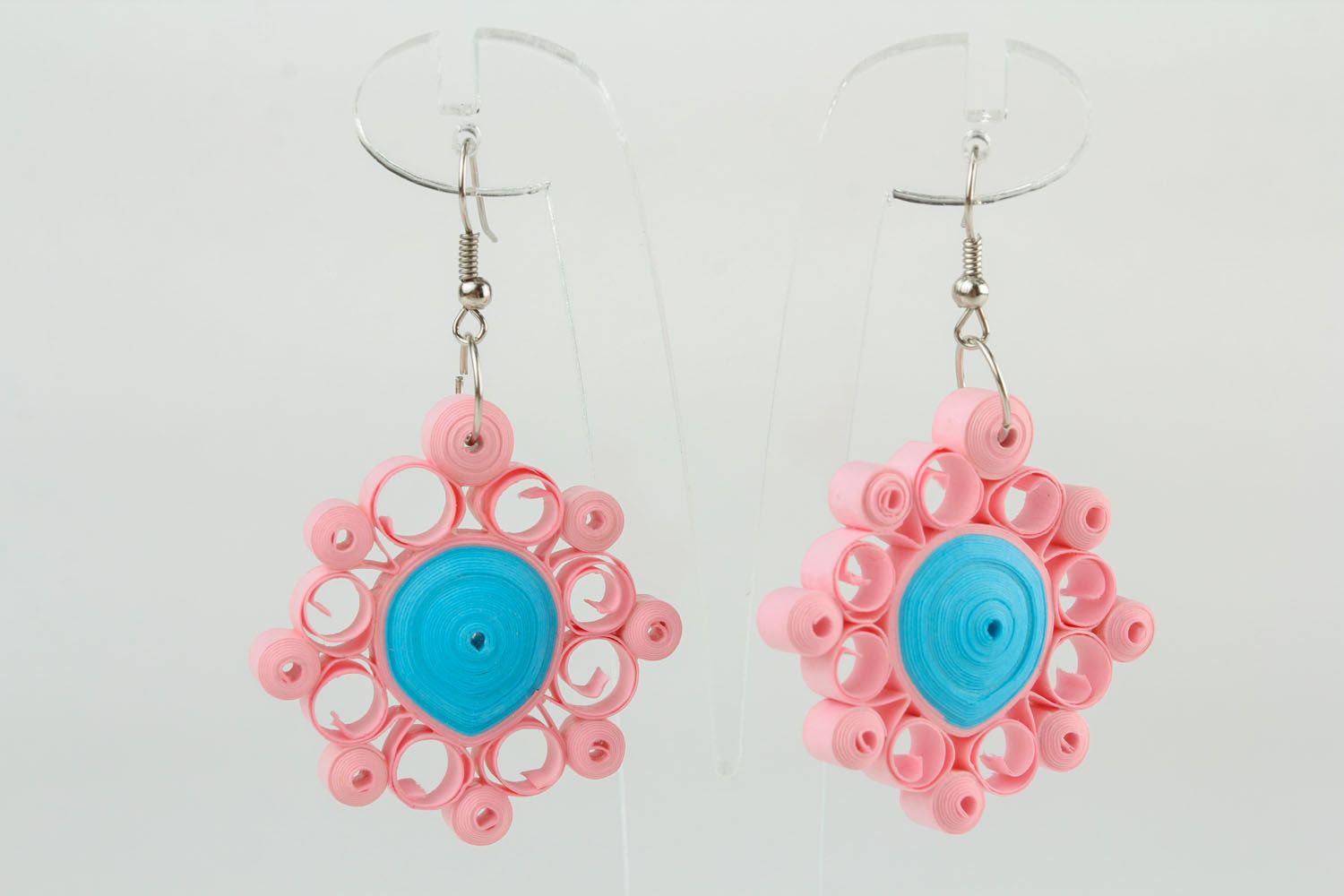 Earrings made using quilling technique photo 2