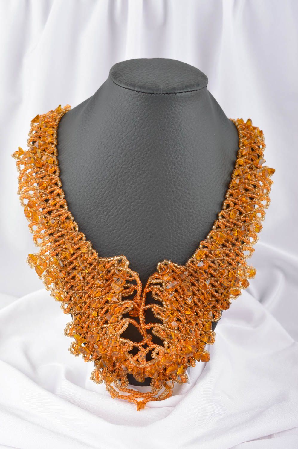 Колье из бисера украшение ручной работы янтарное нарядное ожерелье из бисера фото 1