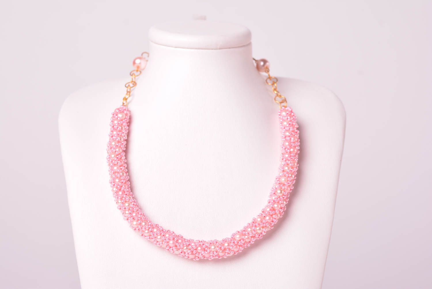 Колье из бисера украшение ручной работы розовое ожерелье из бисера на цепочке фото 1