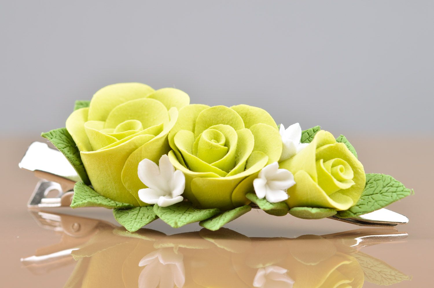 Pince à cheveux fleurs en pâte polymère verte faite main originale pour femme photo 3