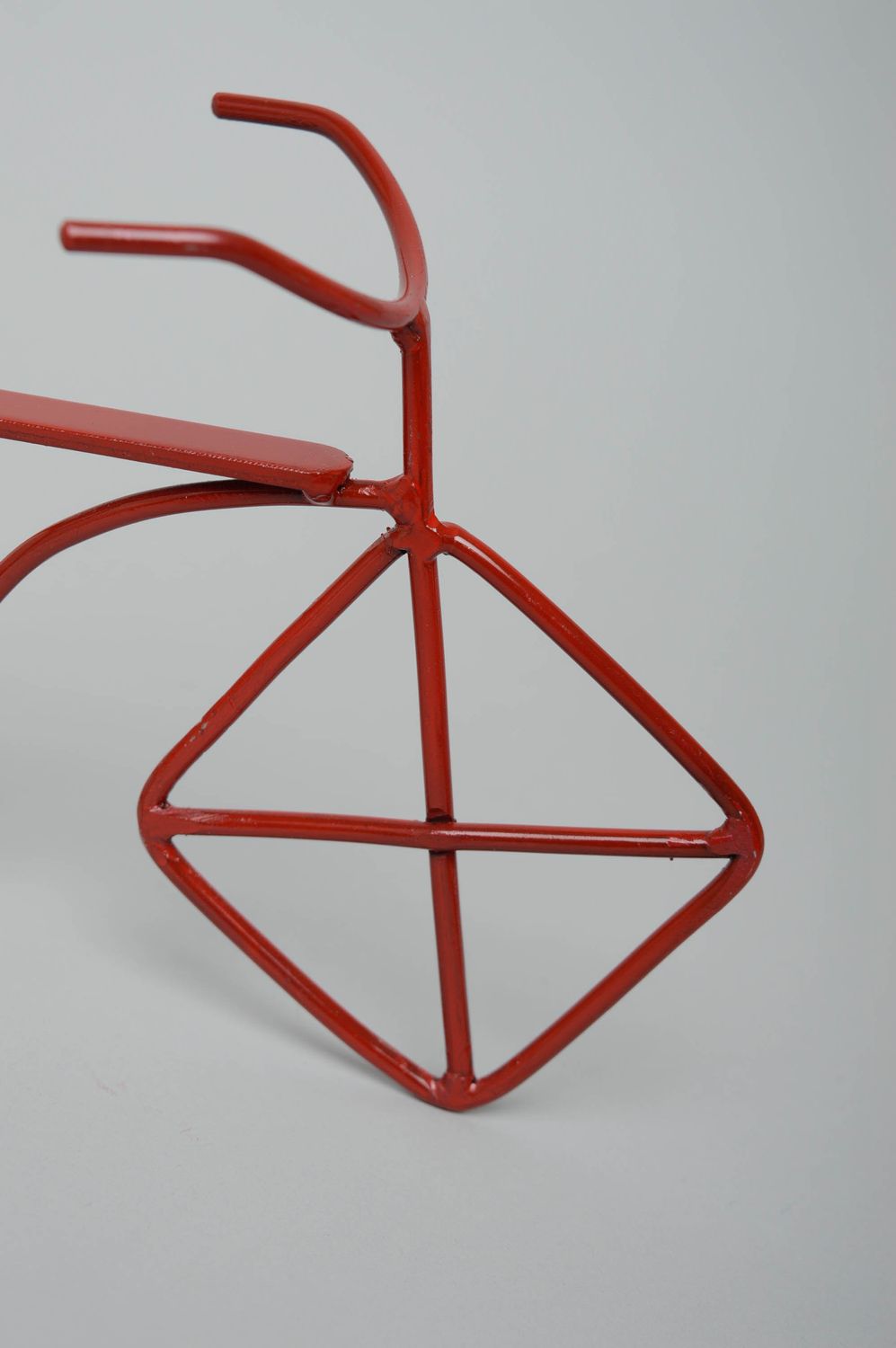 Figura de alambre con forma de bicicleta foto 2