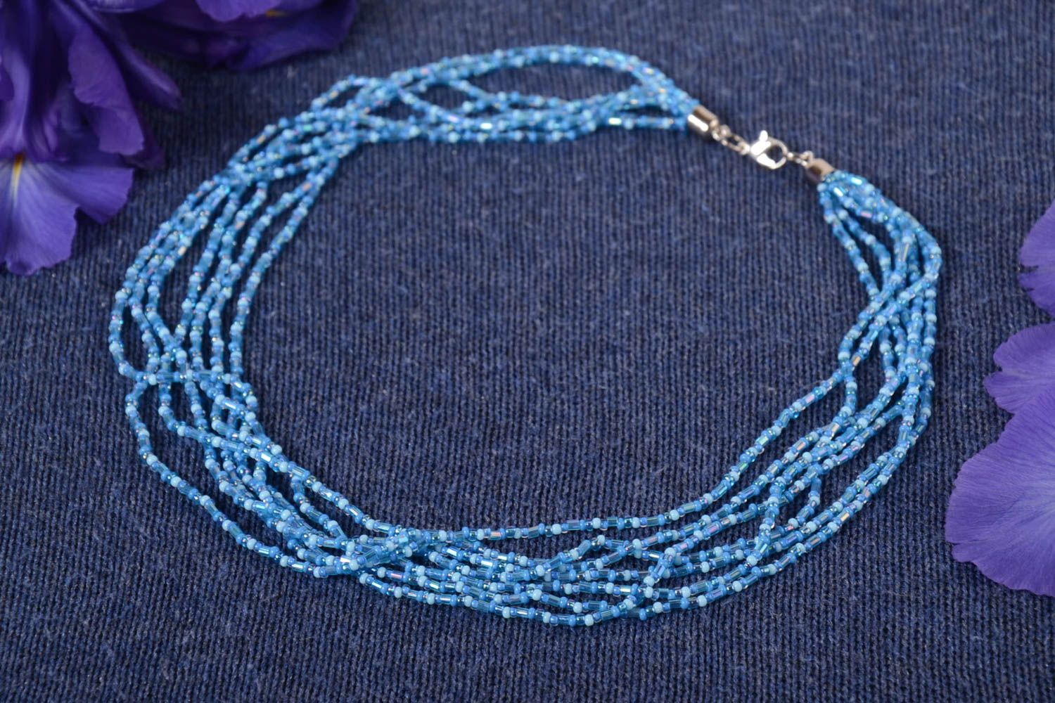 Ожерелье из бисера и стекляруса ручной работы многорядное красивое голубое фото 1
