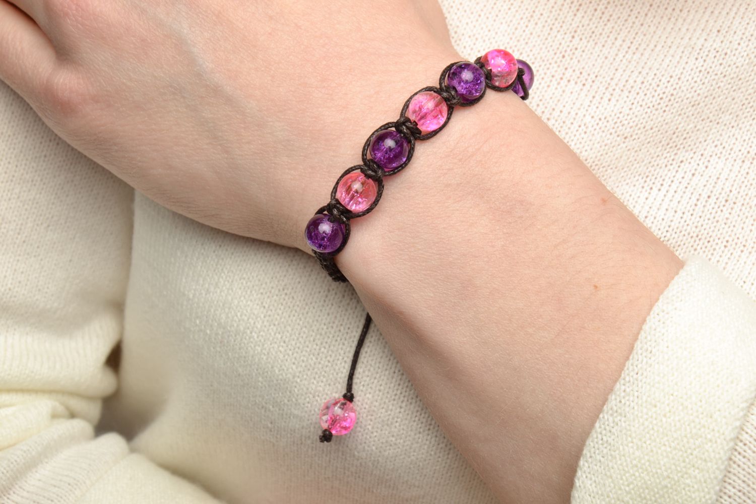 Bracelet en verre étroit rose et violet fait main pour femme cadeau original photo 5