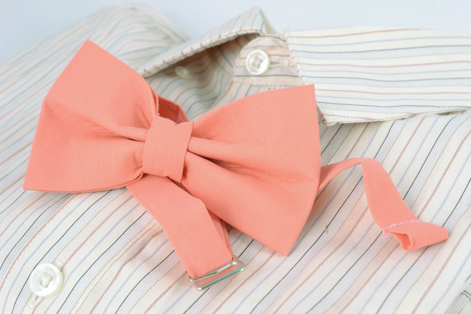 Handmade cotton bow tie of peach color photo 1