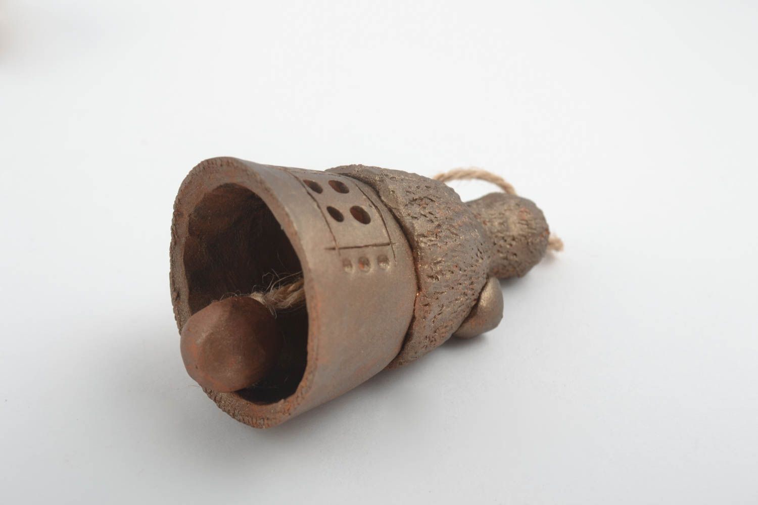 Керамический колокольчик ручной работы сувенир из глины декоративная фигурка фото 3