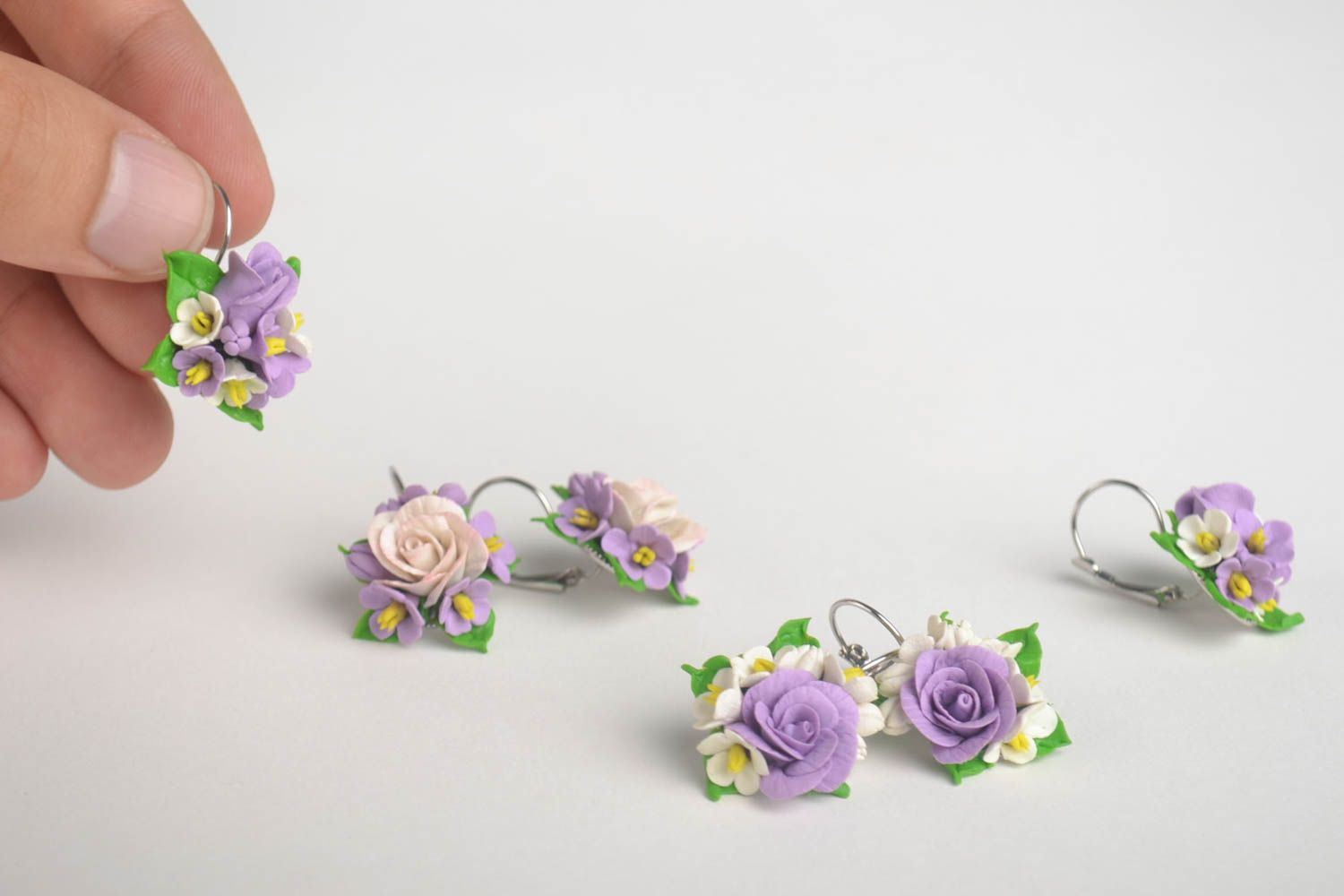 Conjunto de bisutería artesanal de 3 parejas de pendientes con flores  foto 5