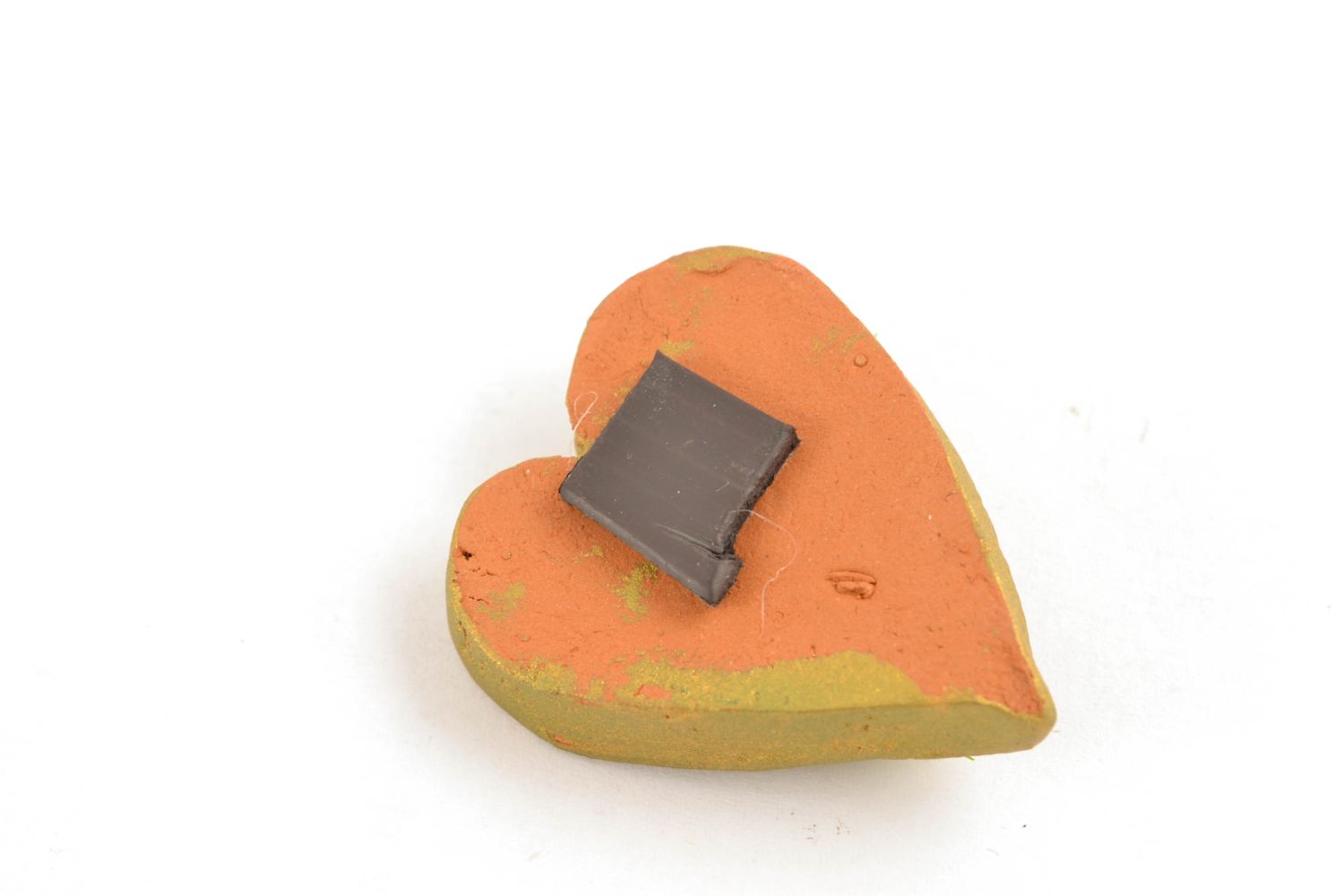 Глиняный магнит на холодильник в виде расписного сердца фото 5