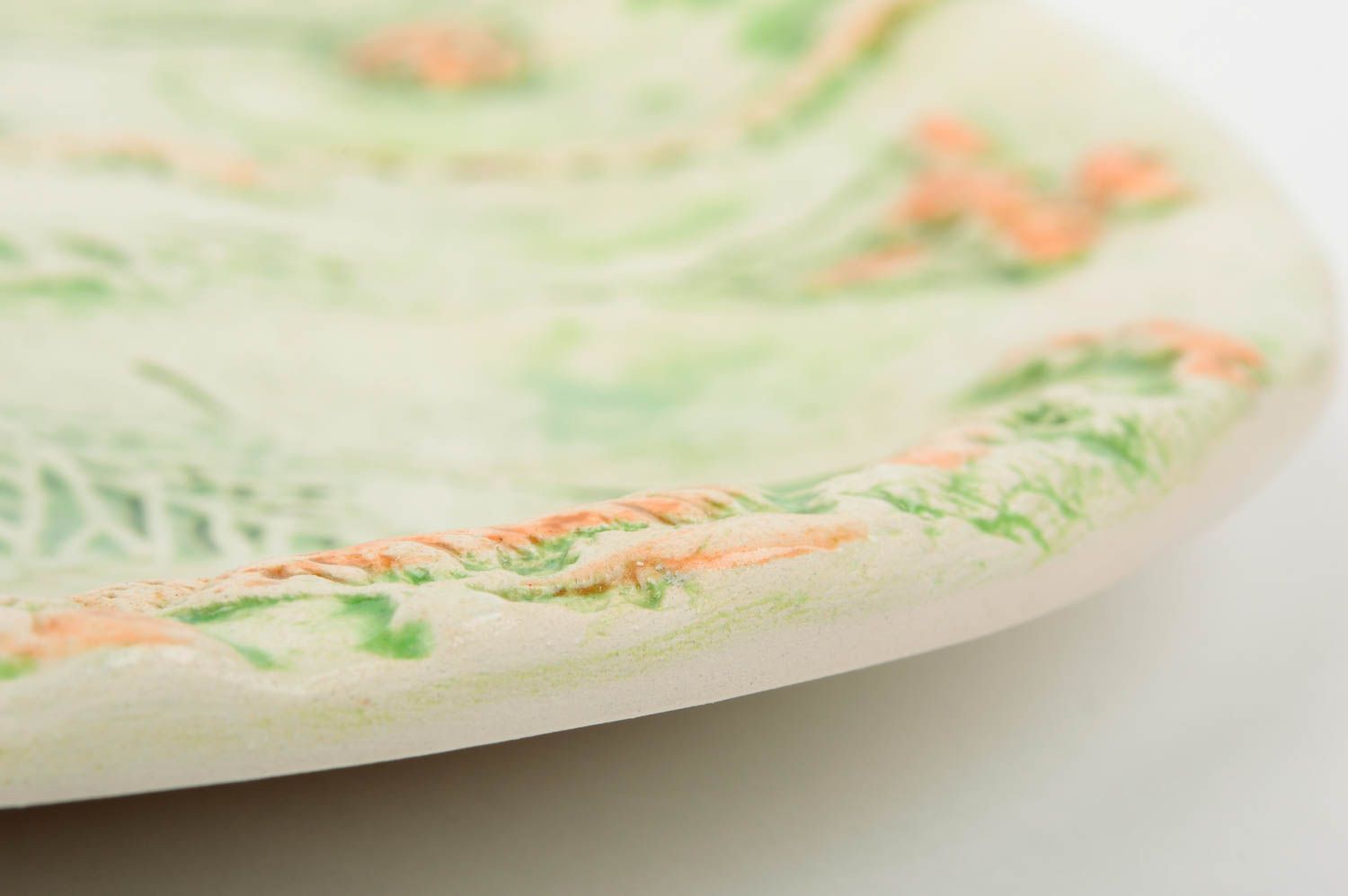 Оригинальная керамическая тарелка с рельефным рисунком из глины для подачи блюд фото 5