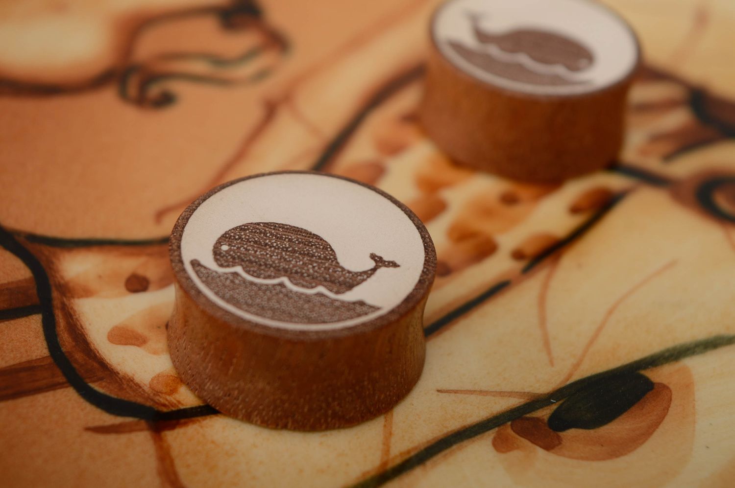 Sapele wood ear plugs with image of whales photo 4
