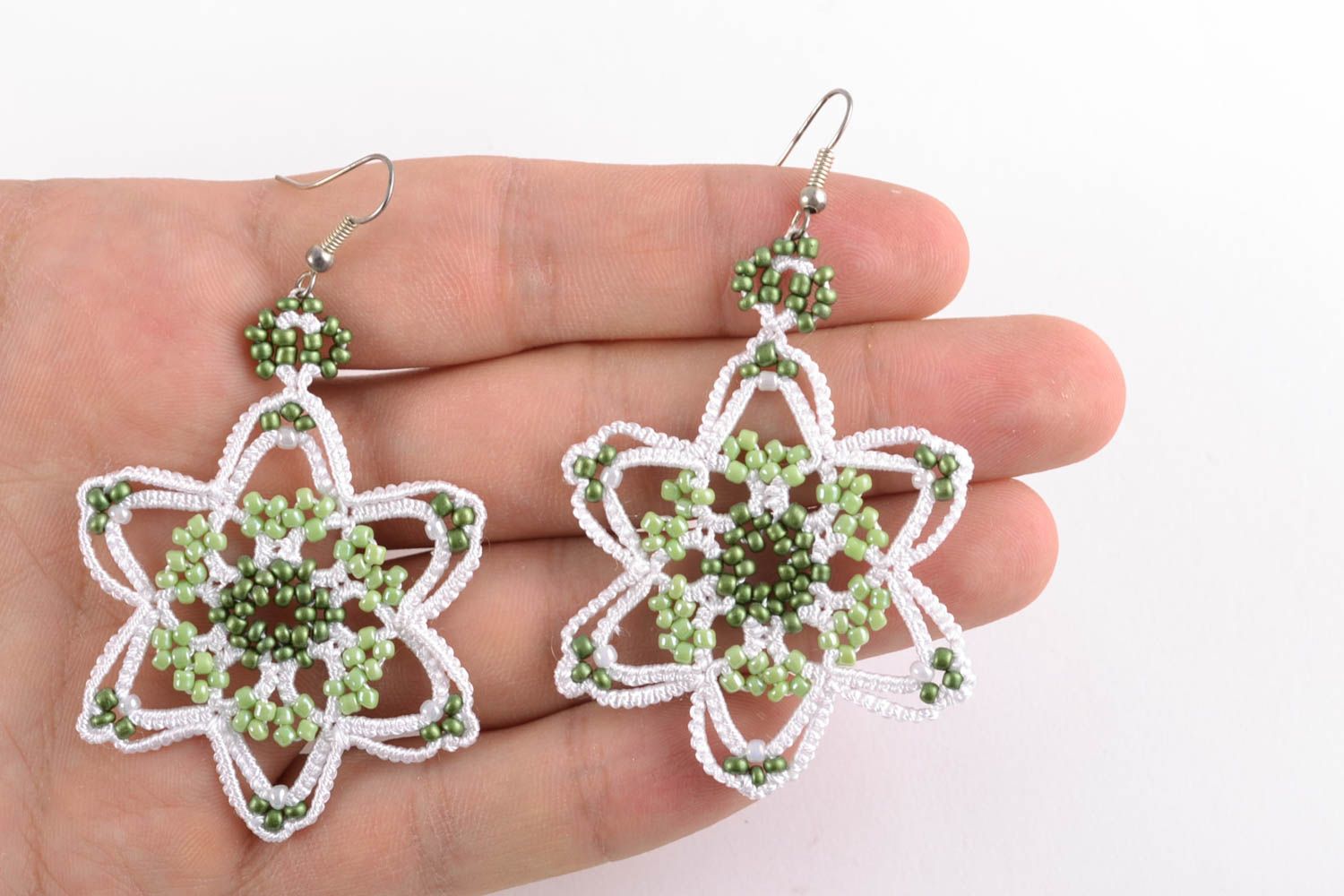 Tatting earrings with beads in the shape of stars photo 2
