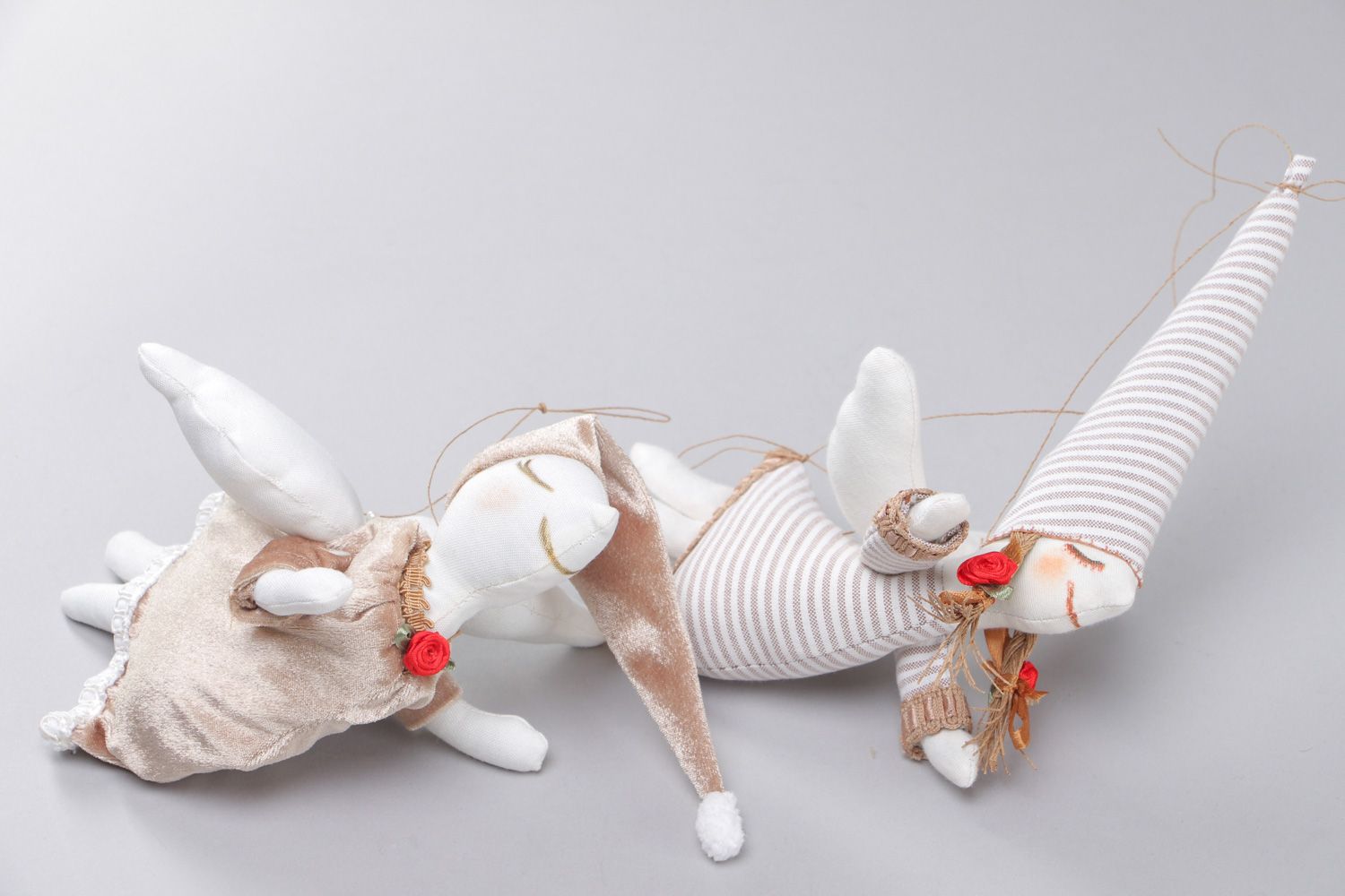 Handmade Spielzeug Engel aus Stoff mit Schlaufe 2er Packung foto 1