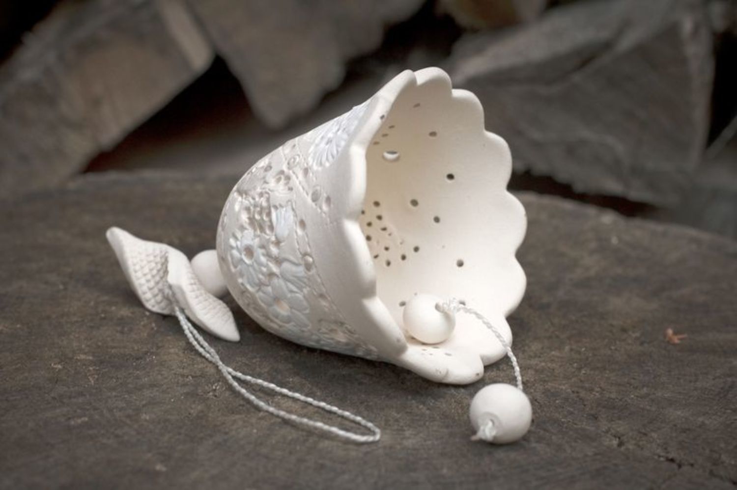 Ceramic lace bell photo 2