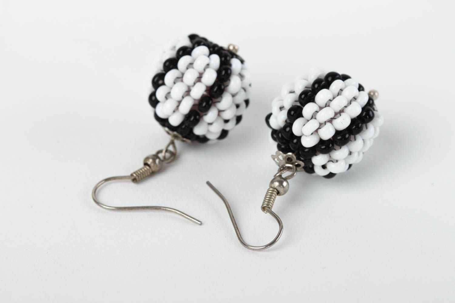 Stylish handmade beaded earrings ball earrings design beautiful jewellery photo 4