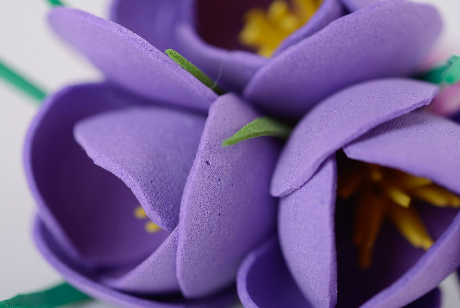 Broche violette bouquet de fleurs crocus en foamiran faite main originale photo 4