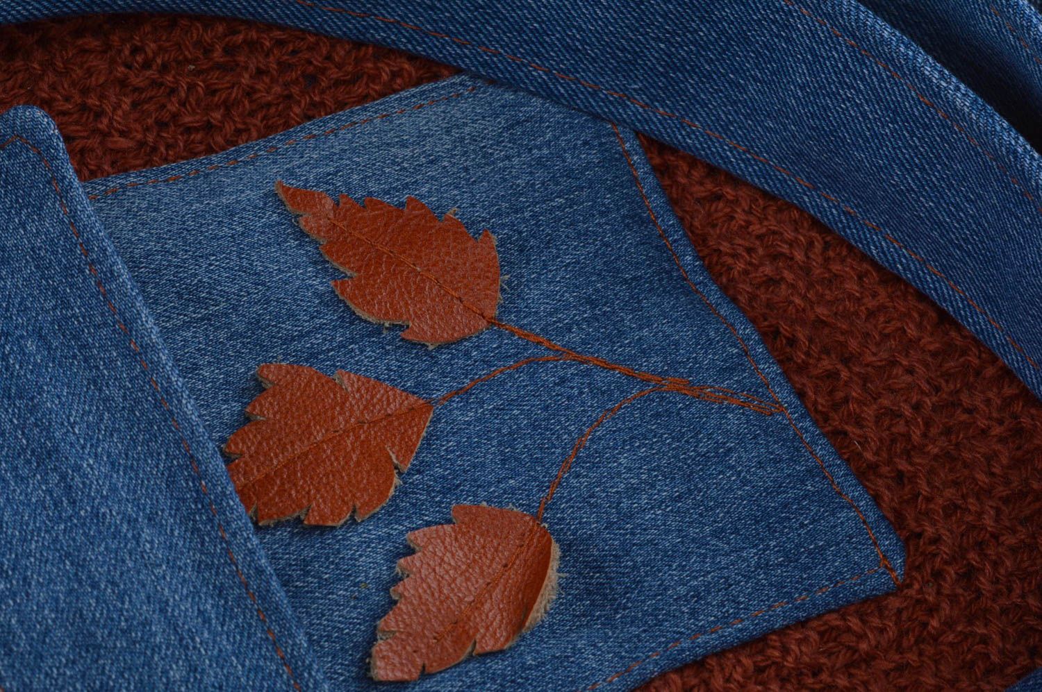 Сумка из джинсовой ткани ручной работы оригинальная синяя с коричневым красивая фото 2