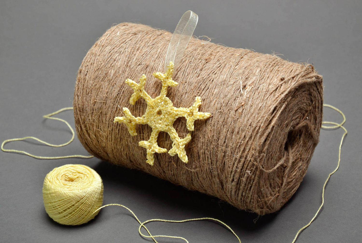 Brinquedo artesanal para árvore de Natal tricotado  foto 1
