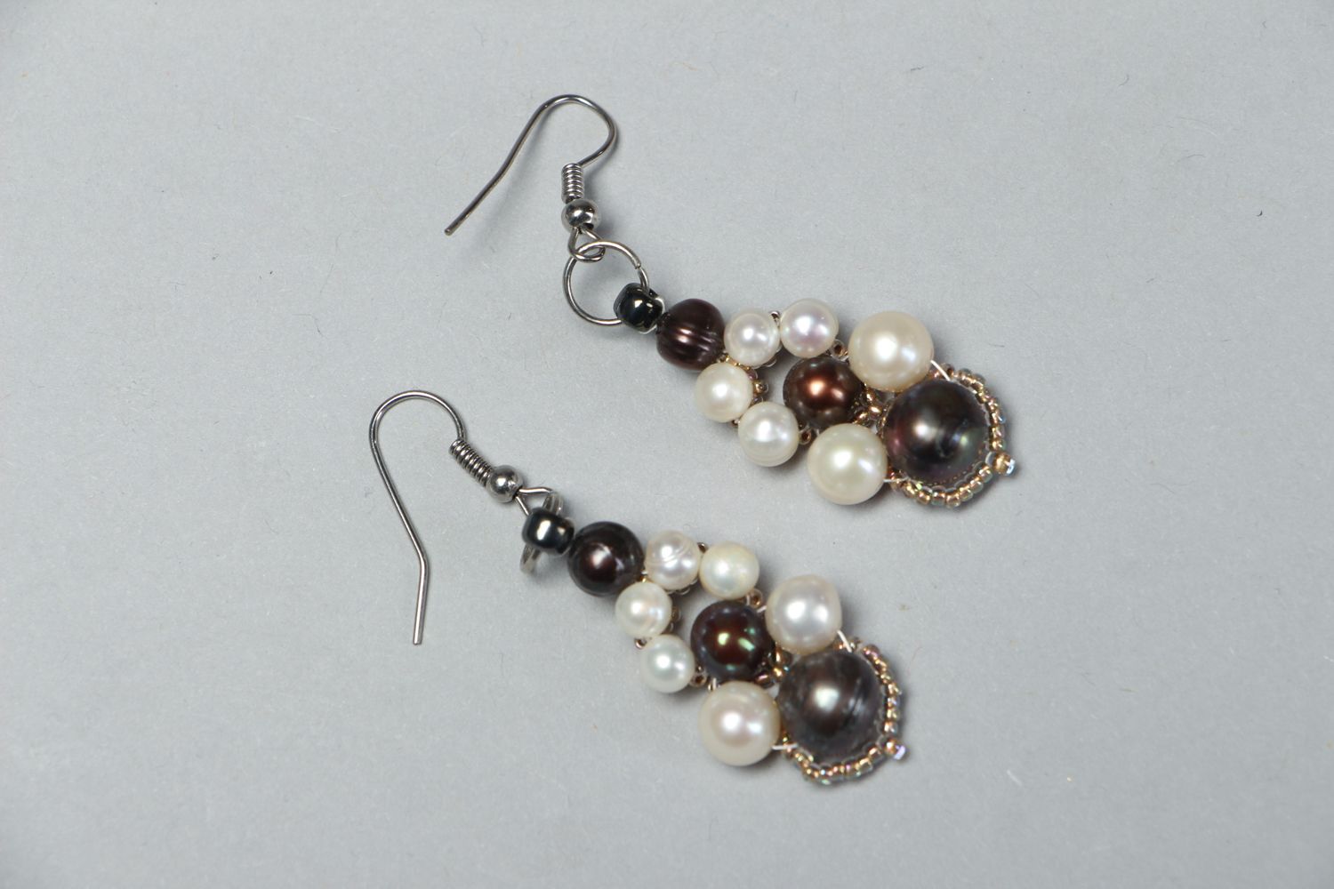 Handmade earrings with black and white pearls photo 1