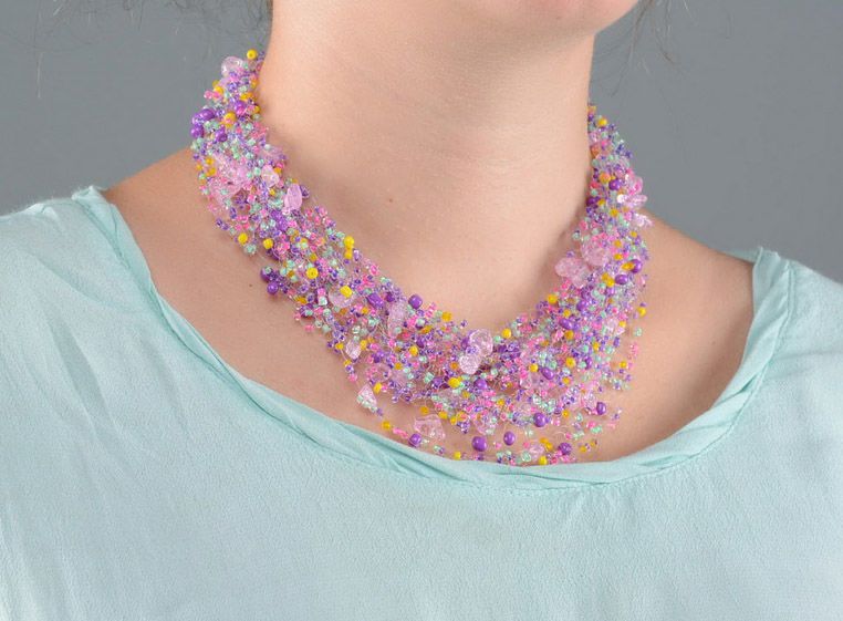 Airy-necklace made of beads photo 4