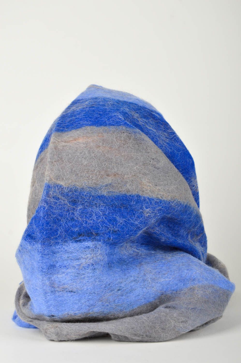 Женский шарф палантин ручной работы валяный палантин сине-серый в полоску фото 5