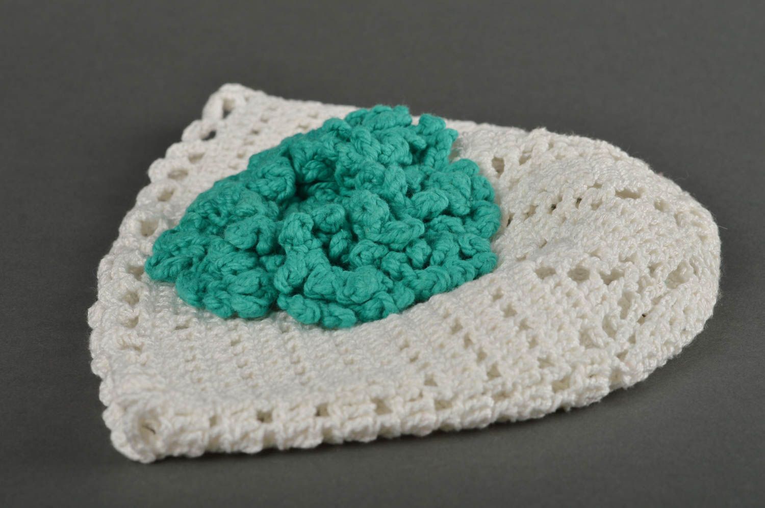 Gorro tejido hecho a mano con flor esmeralda ropa infantil regalo original foto 4
