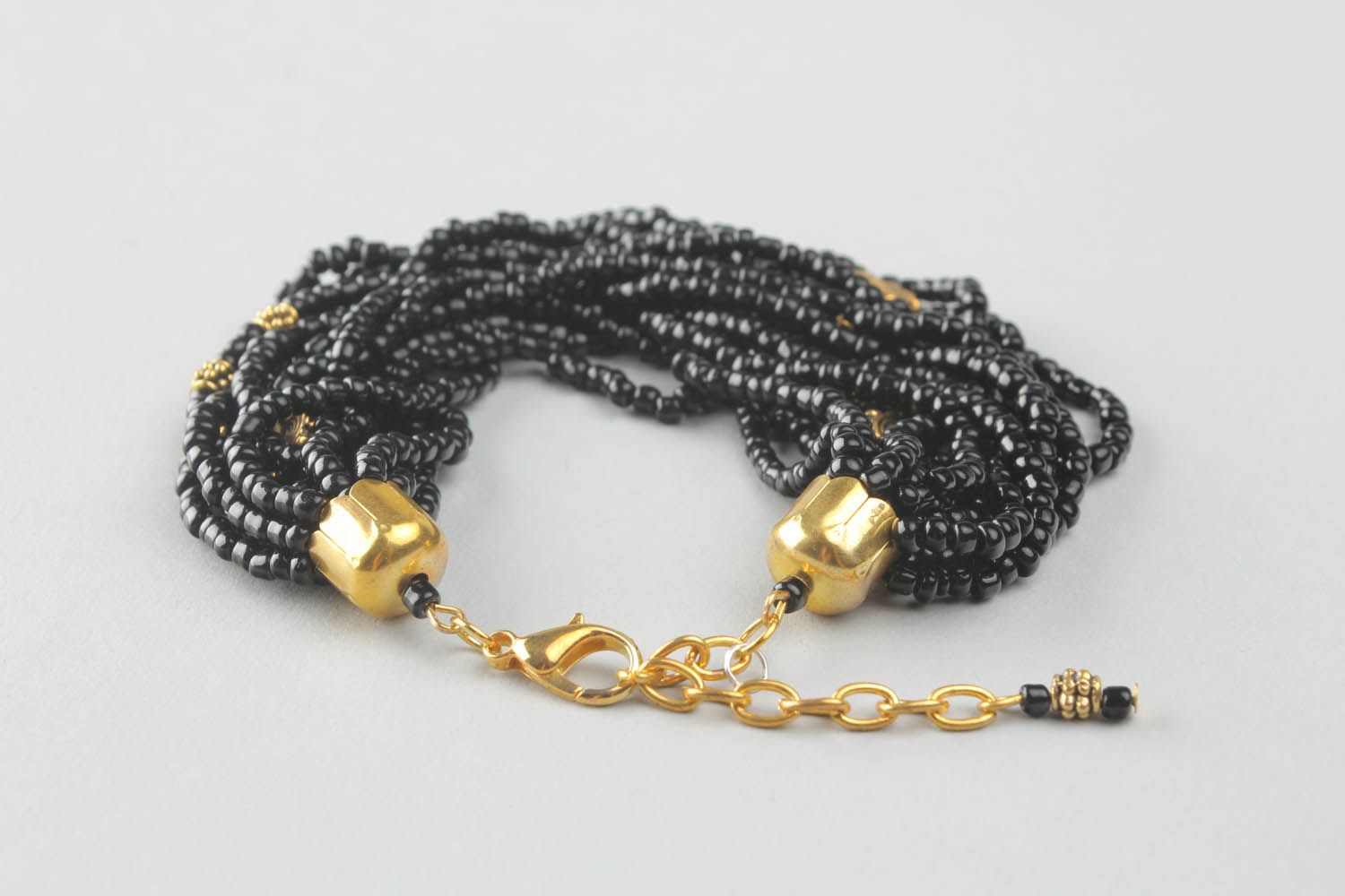 Bracelet en perles de rocaille noir fait main photo 2