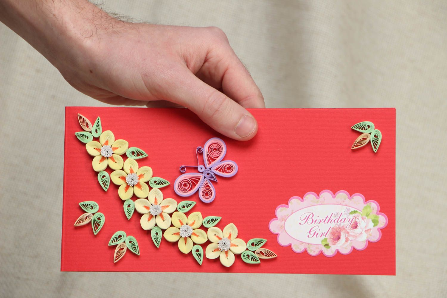 Carte de vœux avec fleurs rouge en quilling faite main photo 4