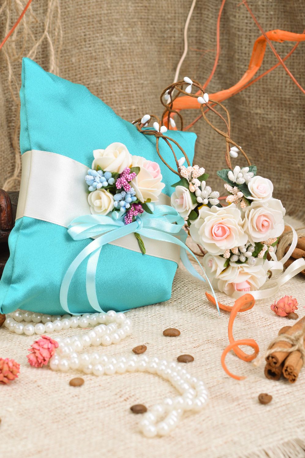 Свадебная подушечка для колец и цветочный ободок для волос ручной работы набор фото 1
