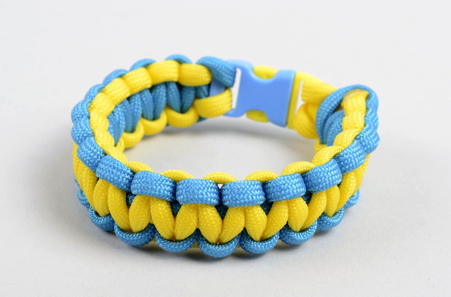 Bracelet paracorde Bijou fait main jaune bleu large textile Accessoire femme photo 1